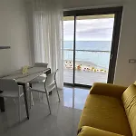 Yellow Dream Aparthotel