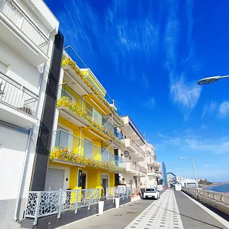Yellow Dream Hotel apartamentowy Torre Melissa