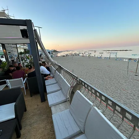 Yellow Dream Hotel apartamentowy Torre Melissa