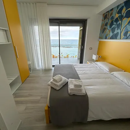 Aparthotel Yellow Dream