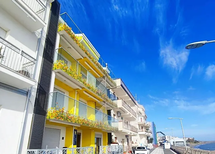 Yellow Dream Aparthotel Torre Melissa