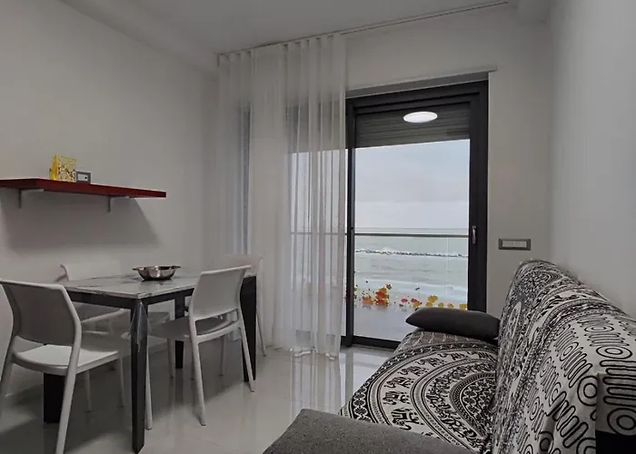 Aparthotel Yellow Dream 4*