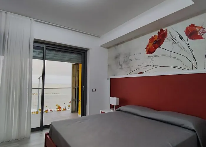 Yellow Dream Aparthotel 4*