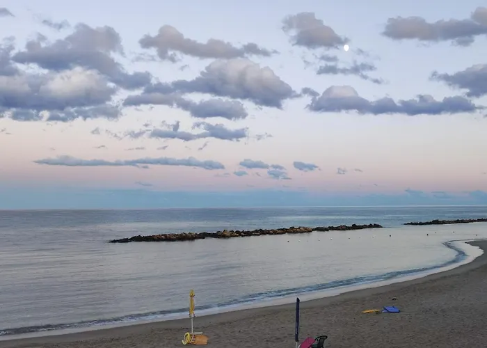 Yellow Dream Aparthotel